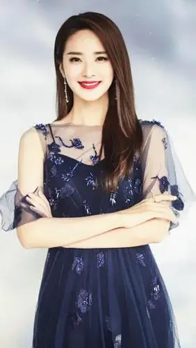 湖南"新晋小花旦"主持人刘烨 高颜值魔鬼身材 蕾丝搭配风美呆