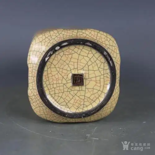 宋哥窑开片琮式瓶