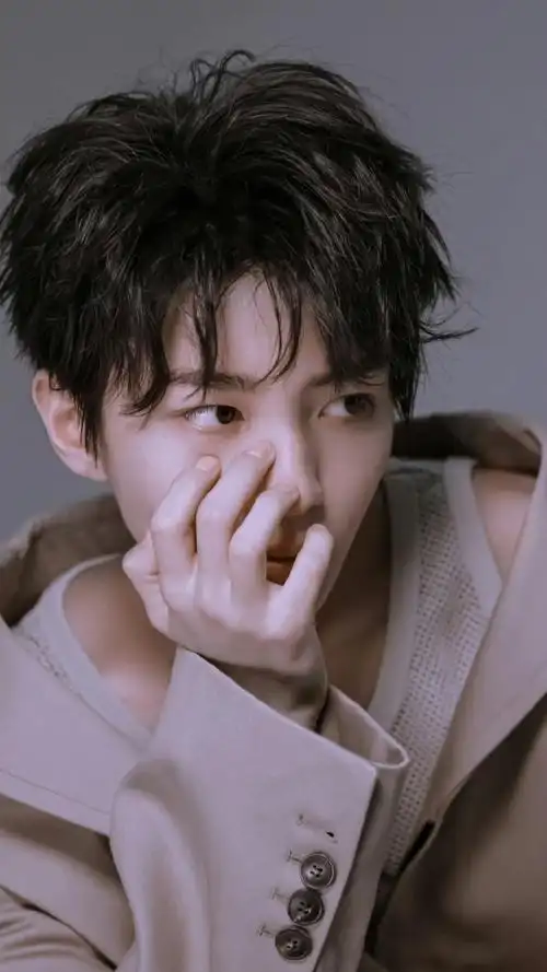 内娱超a眼神杀#沉浸式欣赏王俊凯超a眼神杀一秒沦陷!