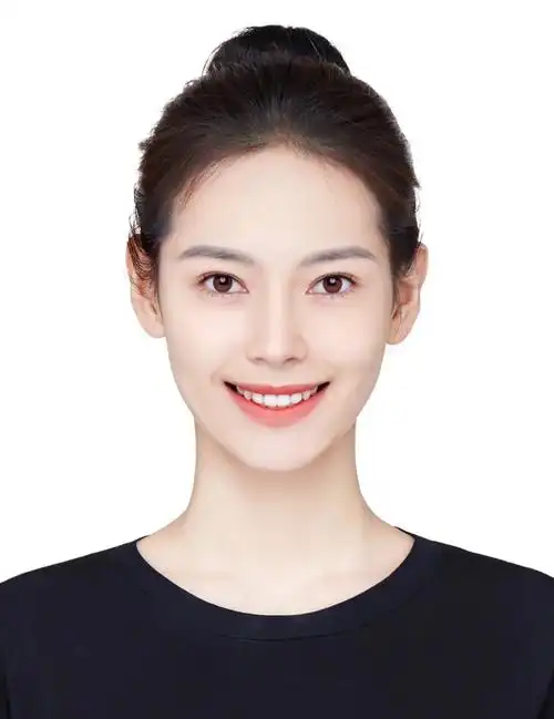 一群不懂美的人,给你拍最美证件照