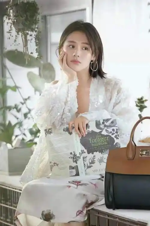 马思纯怀孕结婚嫁张哲轩好友透露内情暴露其真实状态