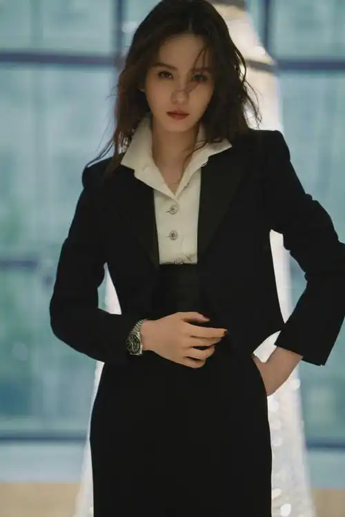 刘诗诗圆礼帽西装杀