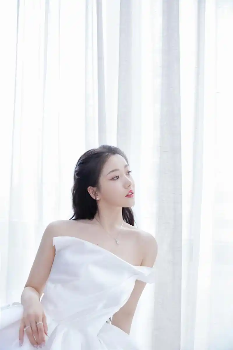 "美少女"姜贞羽清新写真图集