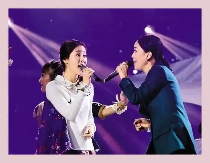 素颜争议!吴莫愁话题度爆棚,张碧晨与那英师徒情深显智慧