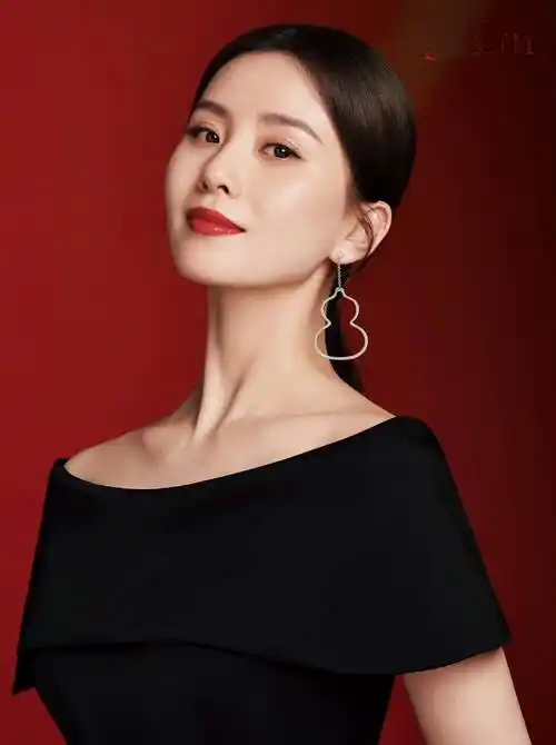 女明星的贵族气场,揭秘女明星如何通过珠宝散发贵气