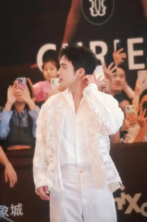 张彬彬广西版白马王子##张彬彬广西逆应援宠粉##张彬彬##火爆现场