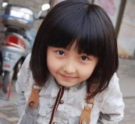 "国民妹妹"张子枫,5岁出道,8岁成名,她凭什么这么牛?_妈妈_策划_父母