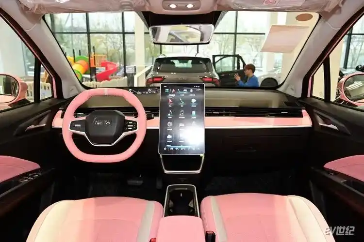 智能纯电suv,实拍2022款哪吒v 潮400lite