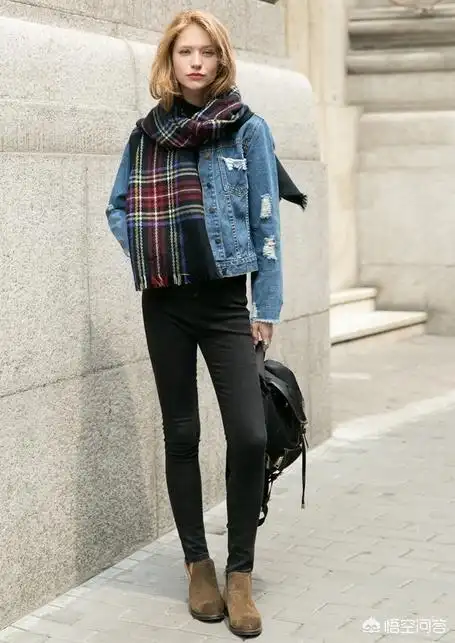 牛仔短外套搭配技巧(短款牛仔外套的"三搭"技巧,这样穿显瘦又显高!