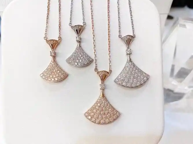 项链日常搭配法则 戴注意事项divas  dream 系列是宝格丽旗下的经典