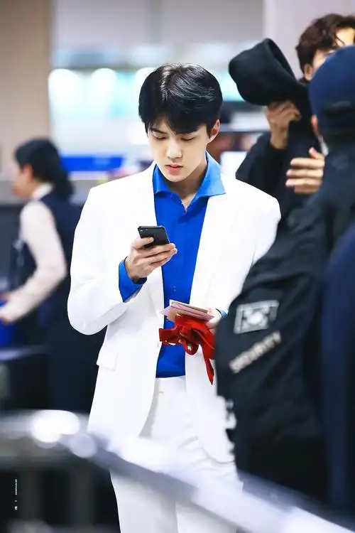 吴世勋的机场秀又名无法舍弃的棒球帽与毛线帽60注意流量