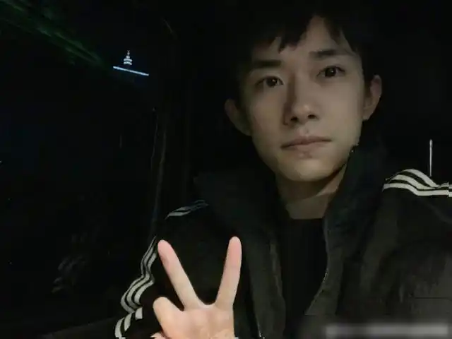 易烊千玺春晚结束就回老家了最新ins暴露他在山区粉丝很放心