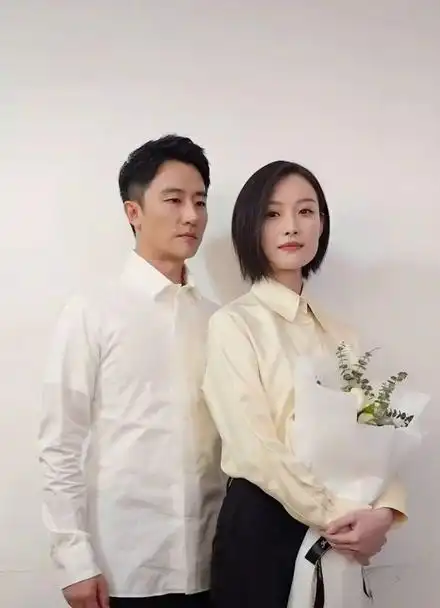 黄轩倪妮也太甜了吧,请大家把般配打在公屏!