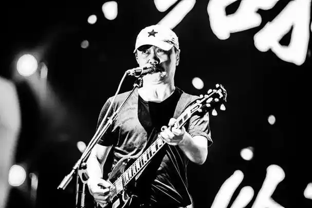 回顾53岁窦唯近照曝光穷困潦倒已成仙