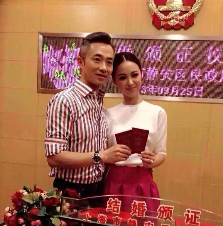 东方卫视美女主持,嫁大18岁老公程雷,今老公患病依旧不离不弃_王萌萌