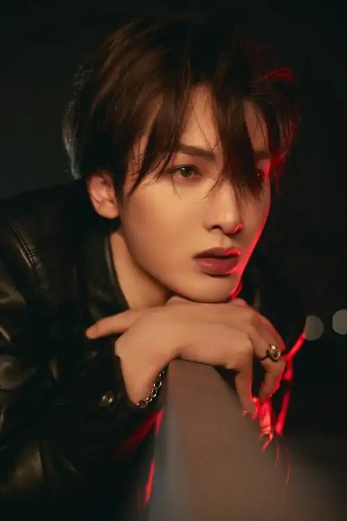 朱正廷空位舞台太撩了# [2021] #朱正廷硬. 来自糖家课代表 - 尾