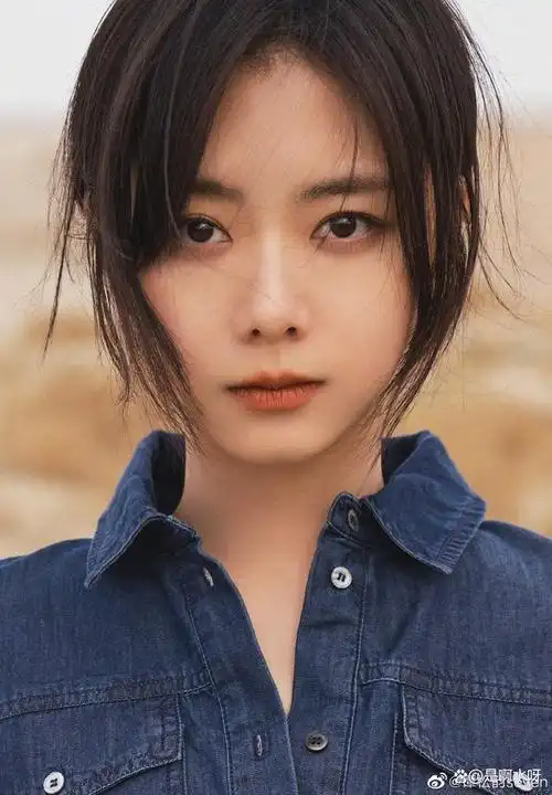 谭松韵(艺名seven,1990年5月31日出生)是中国内地的女演员.