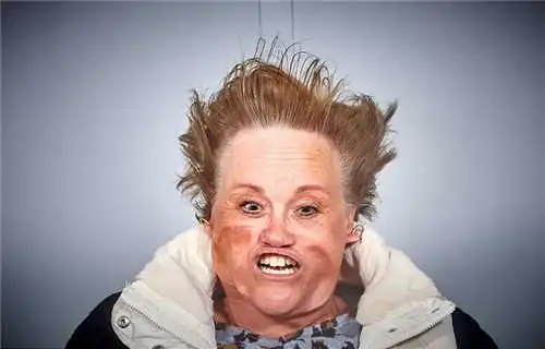 英民众强风摄影棚体验面部扭曲刺激[16p]