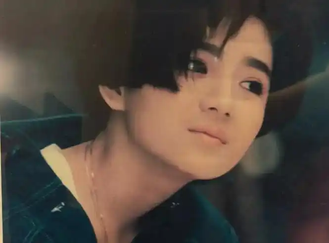 曾哲贞也是一名演员,当年的名号是"影坛学生情人";看她年轻时的照片