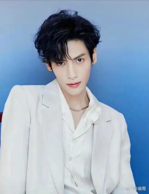 罗云熙:用才华熠熠生辉