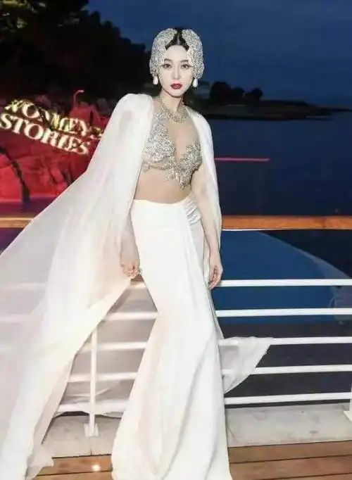 "范冰冰即使过度医美也难掩年龄感,反而更容易暴露短板,你觉得呢?