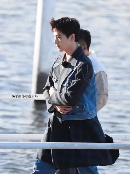 1027春游3杨洋路透