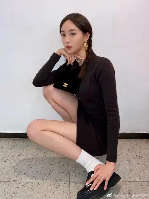 女二演员赵尧珂私下也是个又甜又酷的妹子