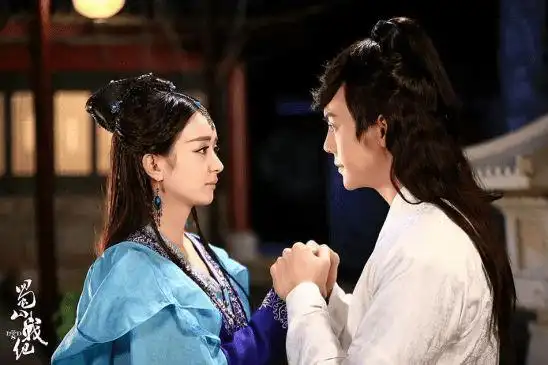 赵丽颖与陈伟霆合作《蜀山战记》,《老九门》两部剧时两家粉丝也是皆