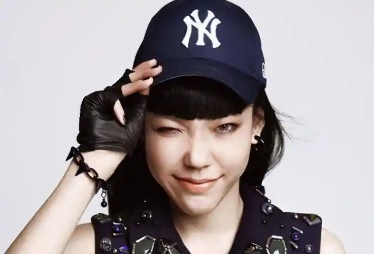 曾是庾澄庆徒弟,上过电视还拿奖,如今却成到小县城卖唱_吴莫愁_观众