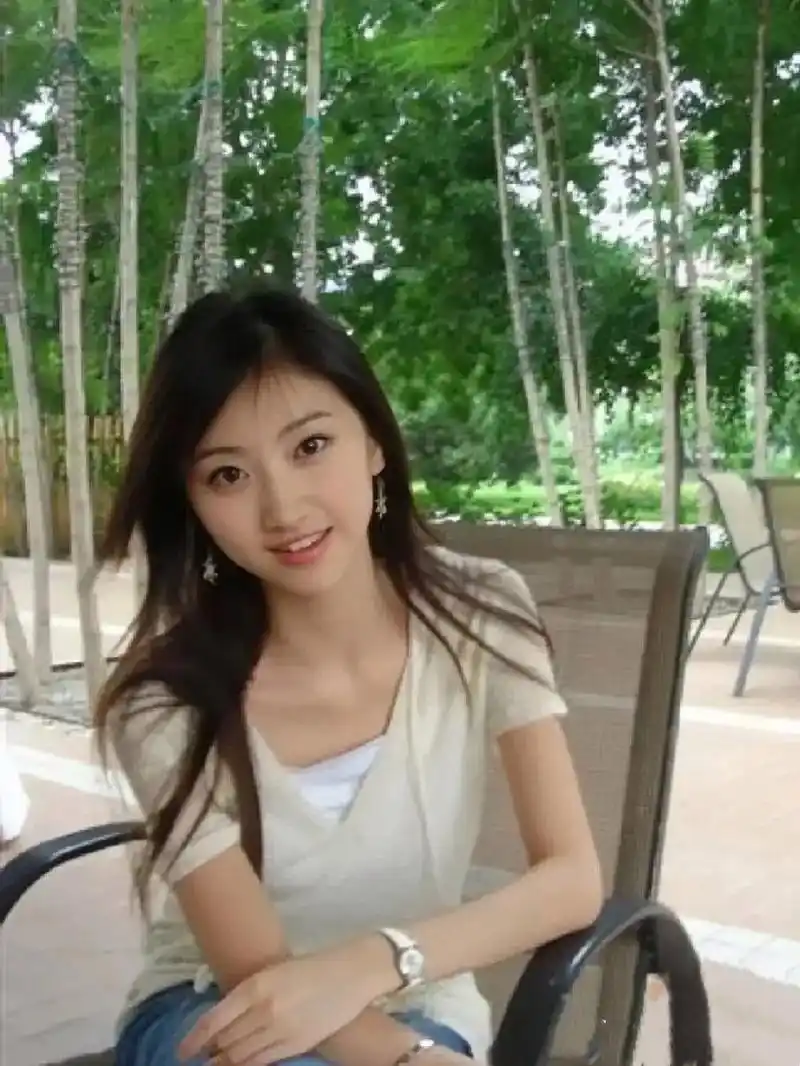 景甜旧照 真好看啊,皮肤白,五官清晰,面部饱满,身材纤细!