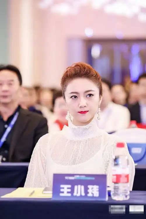 玖月奇迹王小玮ol装扮现身 端庄大气