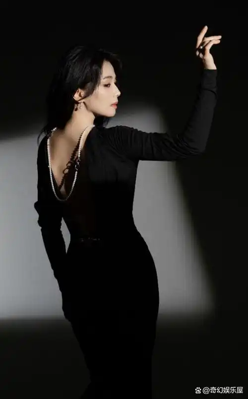 超模级腰线!刘涛的芭莎大片发布,网友们纷纷沦陷了!