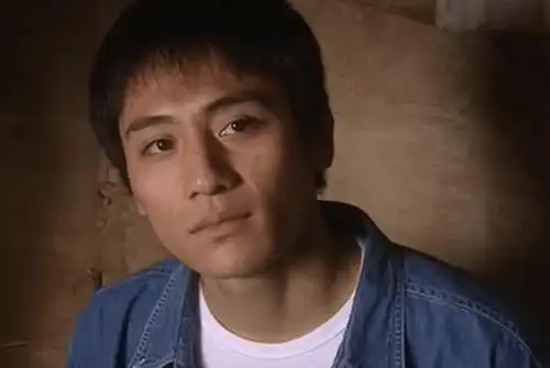 当过十二年工人,演员转型成导演,捧红了陆毅,陈坤,刘烨