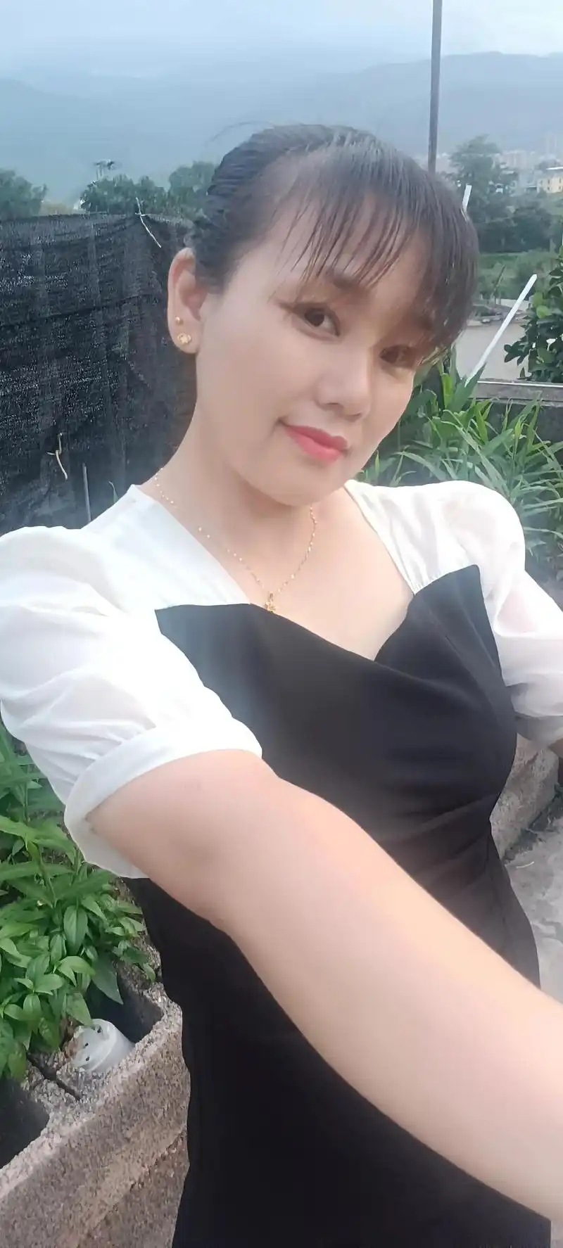 做女人很难,除了上班下班就乖乖在家,做个坏女人别人又说疯,做 - 抖音