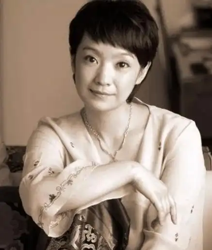 她携24亿巨款嫁给张嘉译,51岁活成人生赢家_王海燕_电视剧_生活