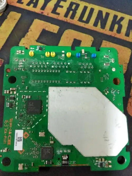 拆一个不上电的华为荣耀ws831无线路由器 - 拆机乐园 数码之家