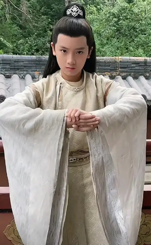 小时候是同一个演员#小时候演员都是同一个,真是缘分呀,肖战 龚俊演技