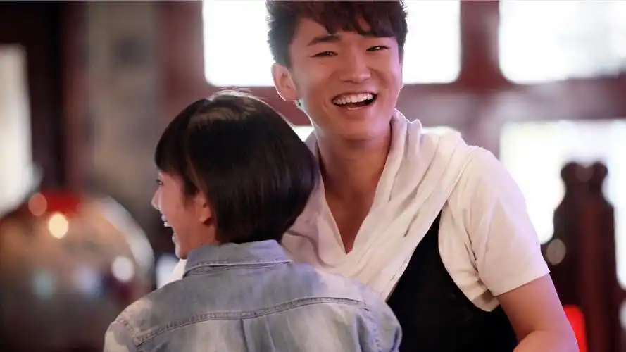 《我的爱对你说》热播 王子腾余文乐上演兄弟情