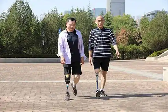 相对于其他的医疗器械而言,假肢的价格还是比较高昂的.