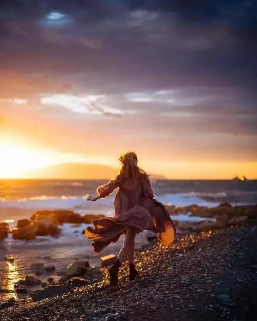 氛围感100分艺术性100分她的一幅照片就是一部影片