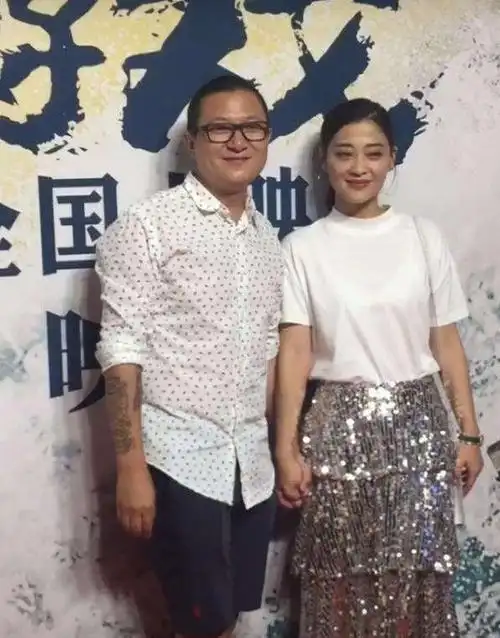 演员梅婷目睹前夫鄢颇梅开三度六年的短暂婚姻让我至今后怕