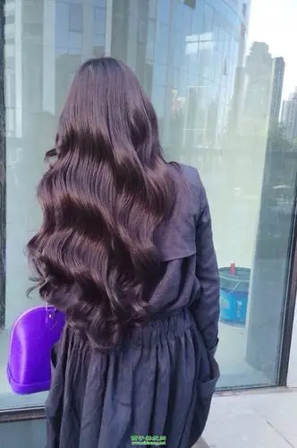 简单及腰长发发型