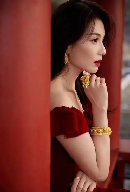 六,结语通过这次惊艳时尚界的写真,刘涛再次彰显了自己作为新生代时尚