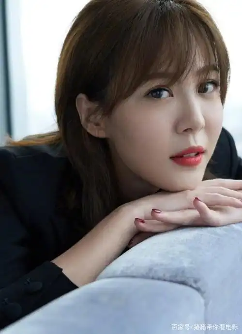 李金铭:甜美可爱,花枝招展,楚楚动人