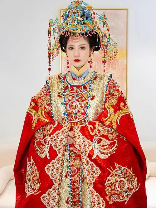 明制婚服凤冠霞帔中式嫁衣的仪式感