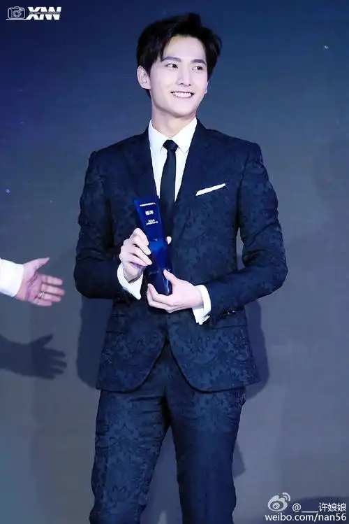 杨洋年度最具价值男艺人# 图图羊拿奖咯