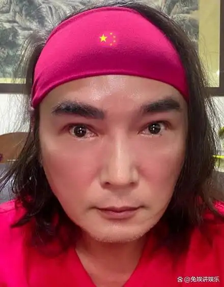 初见发如浓墨,再见秃头秃脑,有种毁容叫人到中年,无可奈何