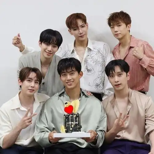 2pm灿盛宣布结婚妻子怀孕预计明年初结婚收到新生命的祝福