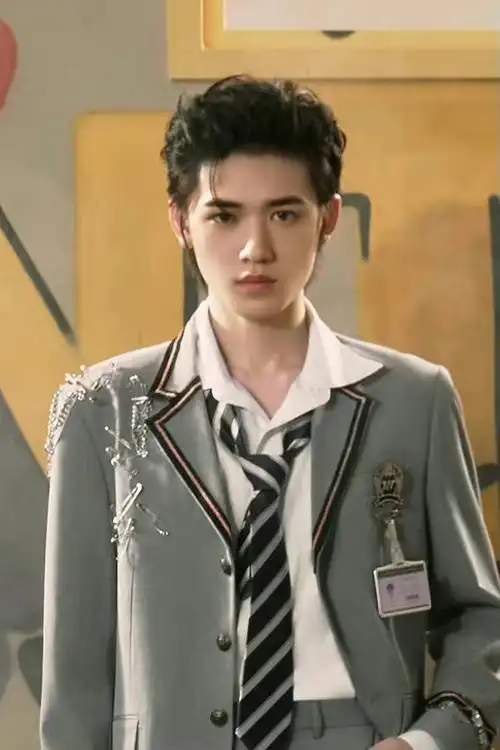 宋亚轩无刘海造型