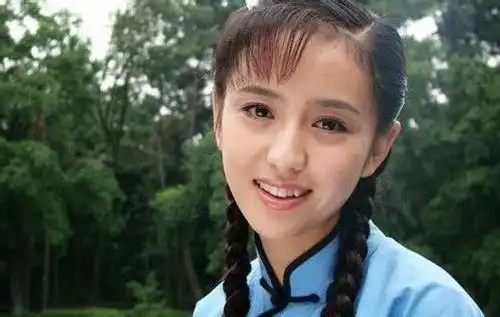 佟丽娅年轻旧照被扒出,曾被吐槽太丑接不了戏,最终被实力打脸